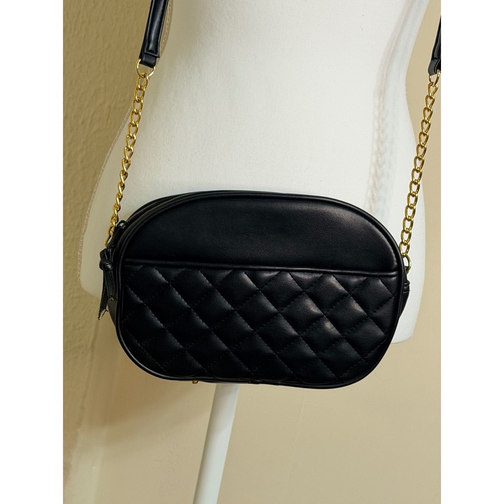 B. H. Smith Black Quilted Crossbody Bag Gold Chain Strap Faux Leather Oval Purse